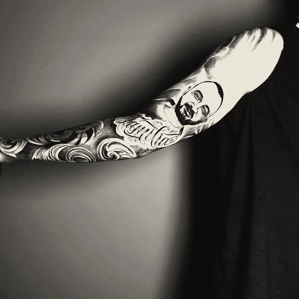 Familia tattoo — sleeve, black and grey realism (4)
